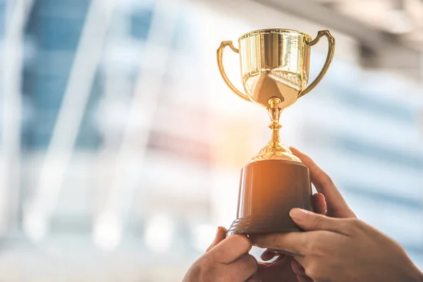 Publicado pela revista especializada Concurrences, o artigo foi nomeado entre os 10 melhores na categoria “Business”, subcategoria “Americas”, do Antitrust Writing Awards de 2024.