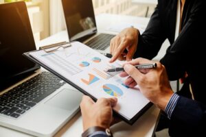 O que as notas explicativas revelam sobre o estágio de adaptação à RT nas empresas listadas